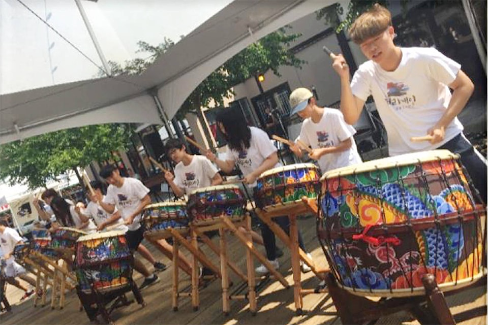 9344186_web1_171112-LAT-world-music-in-plaza