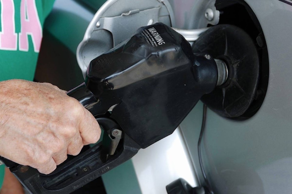 9381657_web1_171114-BPD-M-pumping-gas-1631638_1920