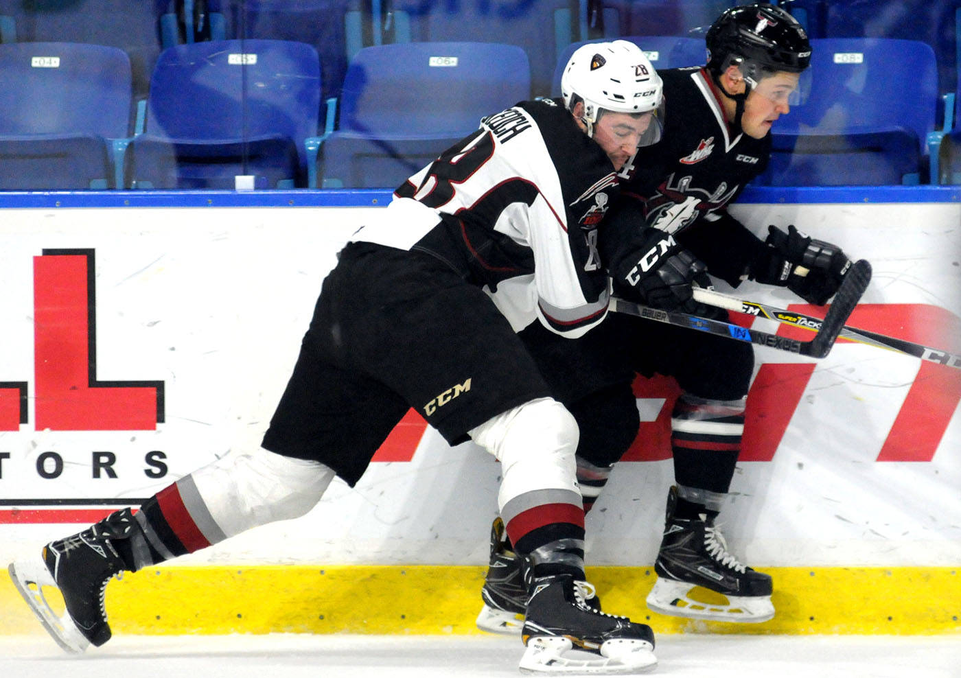 9405611_web1_171115-LAT-giantsvsreddeerskeoch1