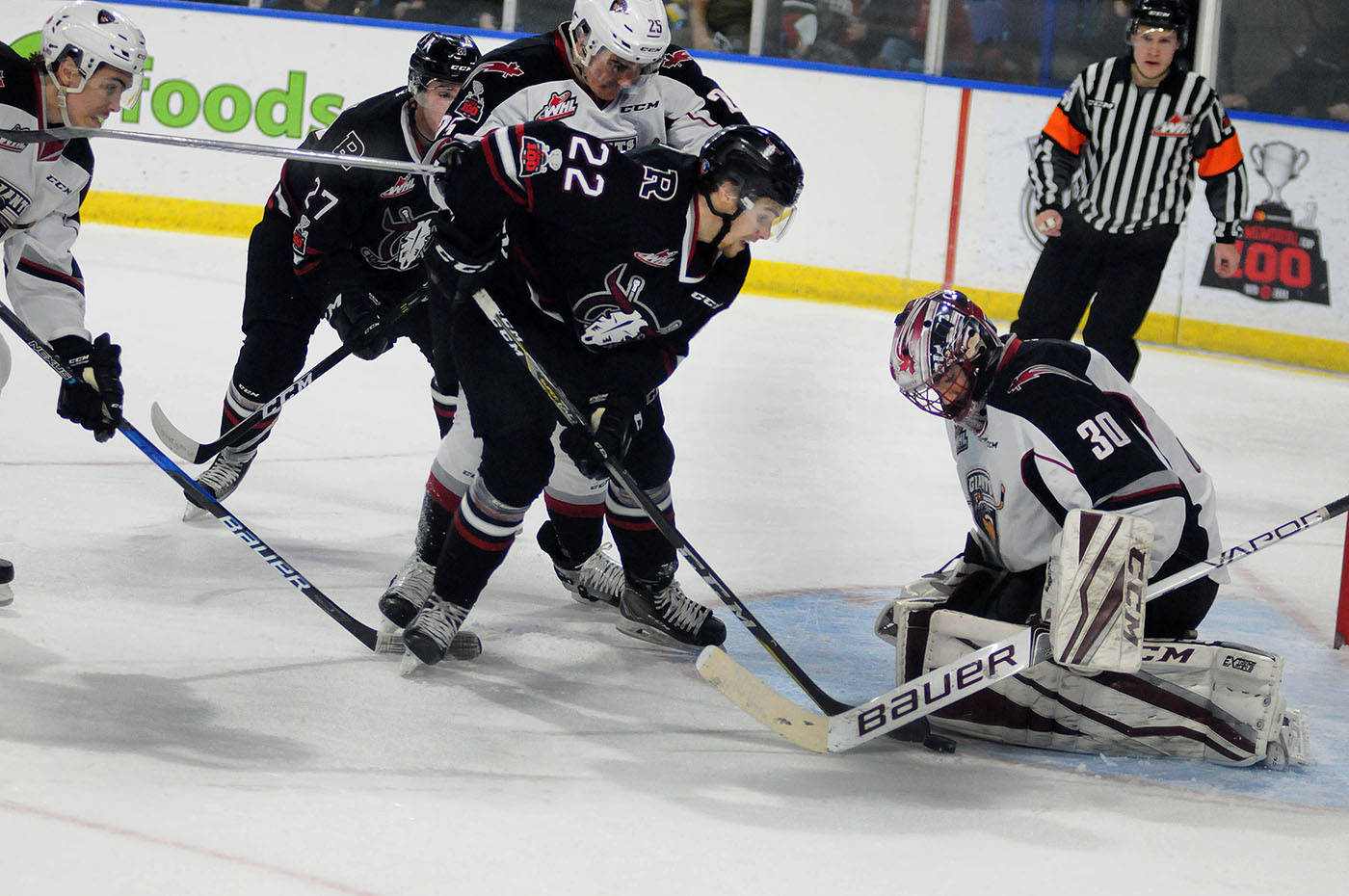 9405611_web1_171115-LAT-giantsvsreddeertendeck1