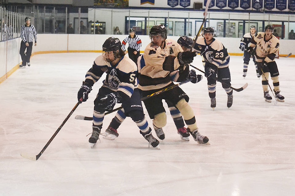 9416282_web1_171123-ALT-Kodiaks-Trappers_2