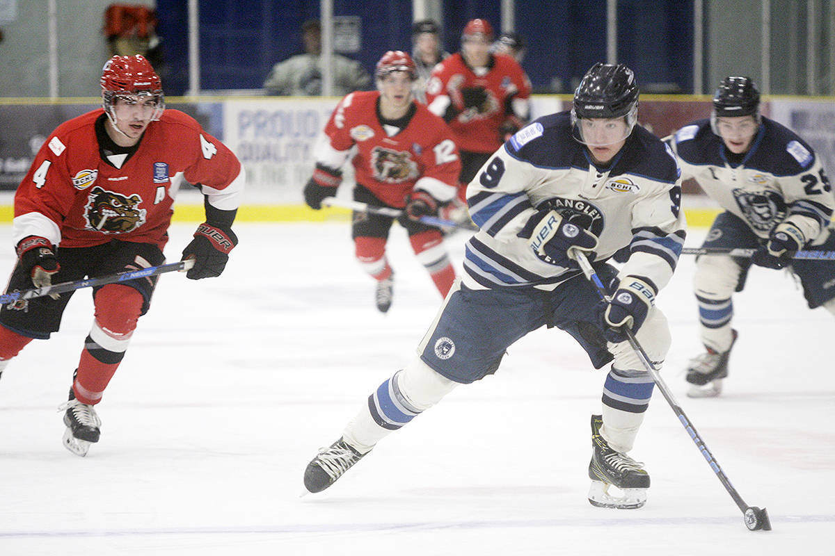 9425234_web1_9140527_web1_171029-LAT-SPORTS-Rivermen2