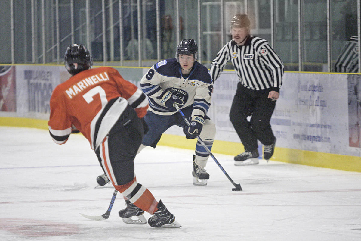 9444608_web1_171119-LAT_SPORTS-Rivermen-versus-Nanaimo-3