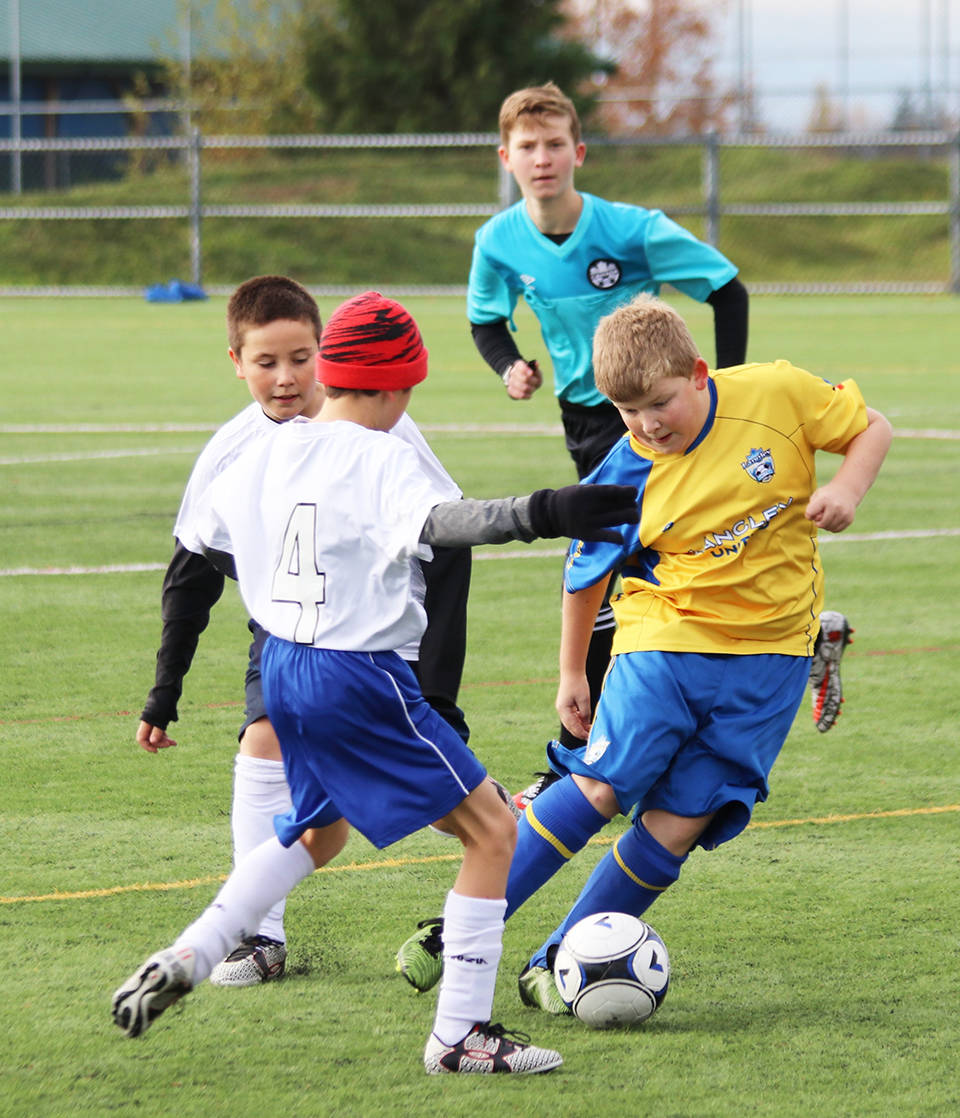 9463680_web1_171123-ALT-Aldergrove-soccer_3