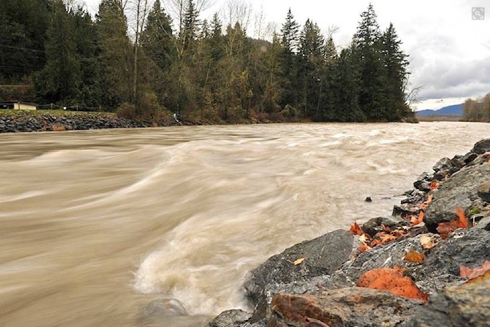 9521224_web1_171124-BPD-M-Chilliwack-River