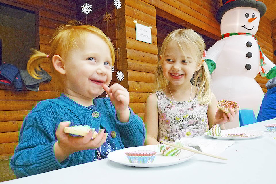 9737551_web1_171210-LAT-kids-at-west-langley-hall