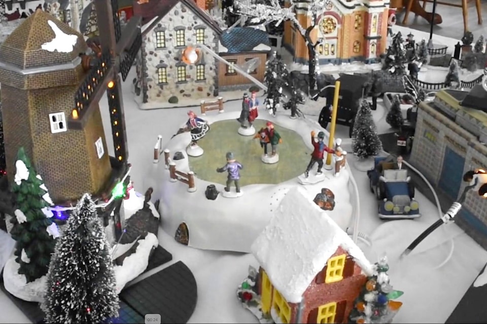 9933520_web1_171222-BPD-M-ChristmasScene1