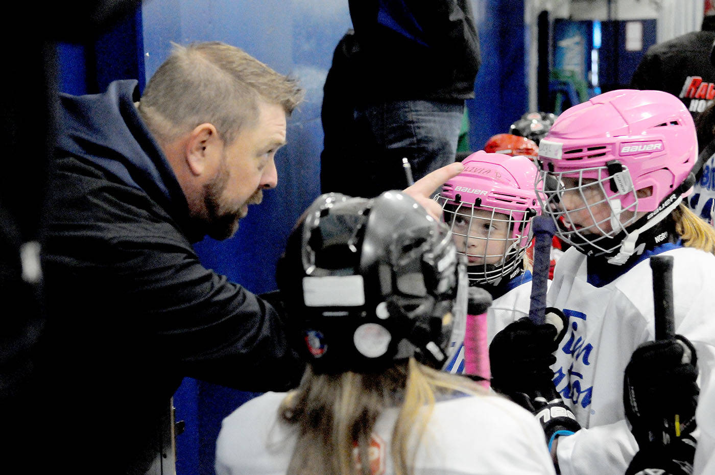 10005737_web1_180301-LAT-sports-angelsonice6