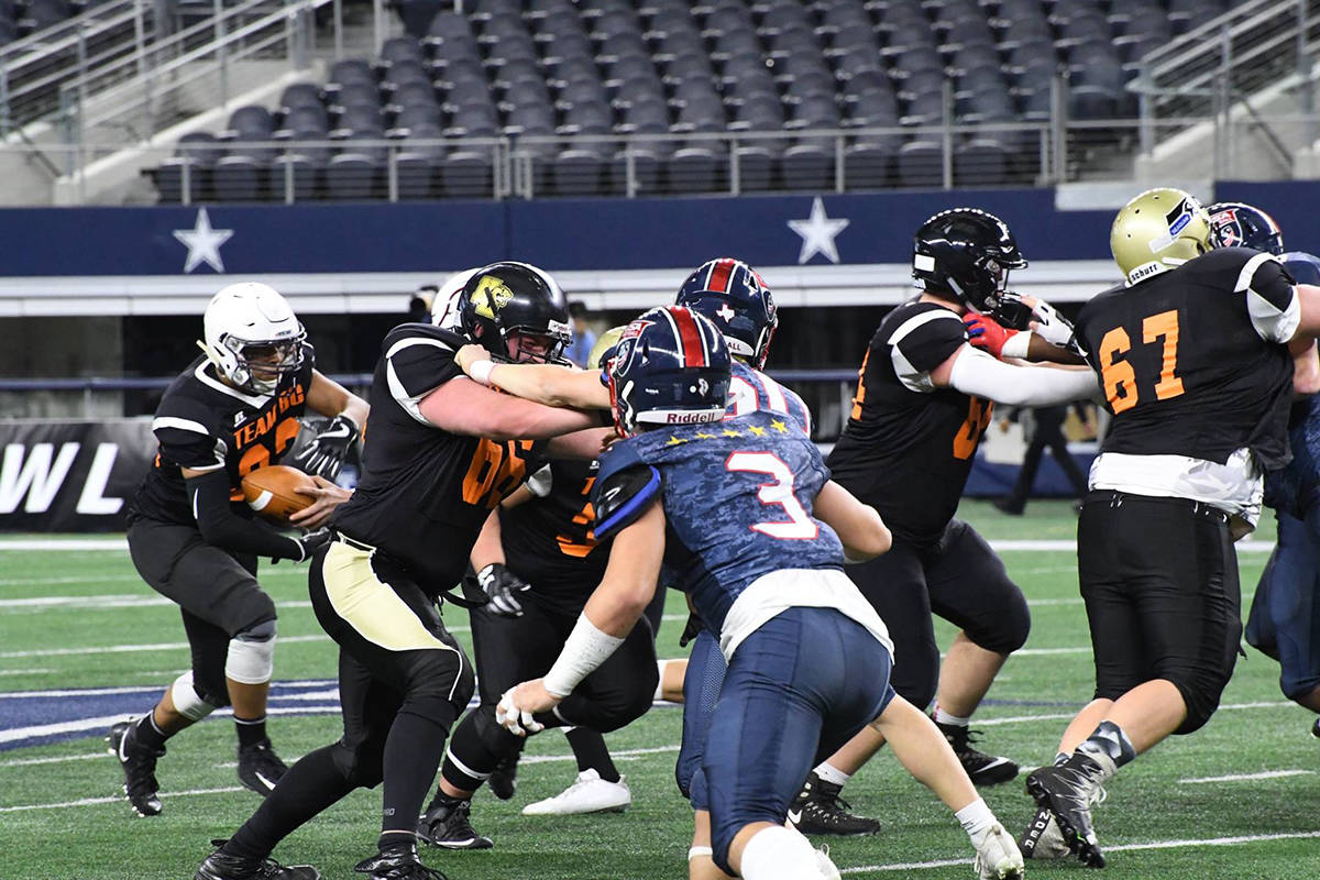 10265479_web1_180124-LAT-Sports-InternationalBowl2