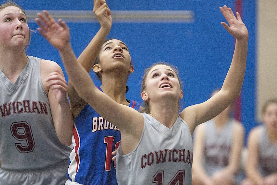 10300550_web1_180113-LAT-SPORTS-Brookswood-basketball-qualifier-3--1-