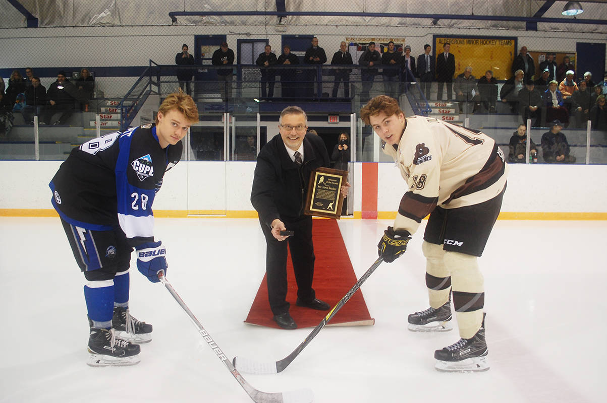 10453466_web1_180208-ALT-Kodiaks-Muller-award_3