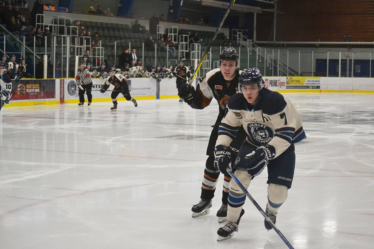 10546527_web1_180215-ALT-Kodiaks-down-Trappers_4