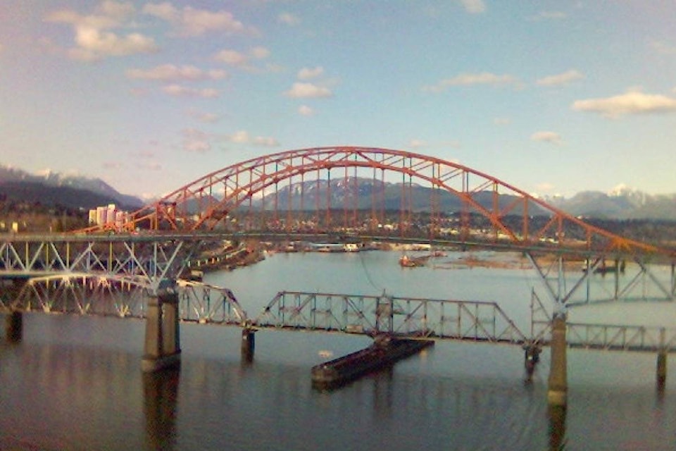 10652014_web1_180216-BPD-M-Pattullo-Bridge