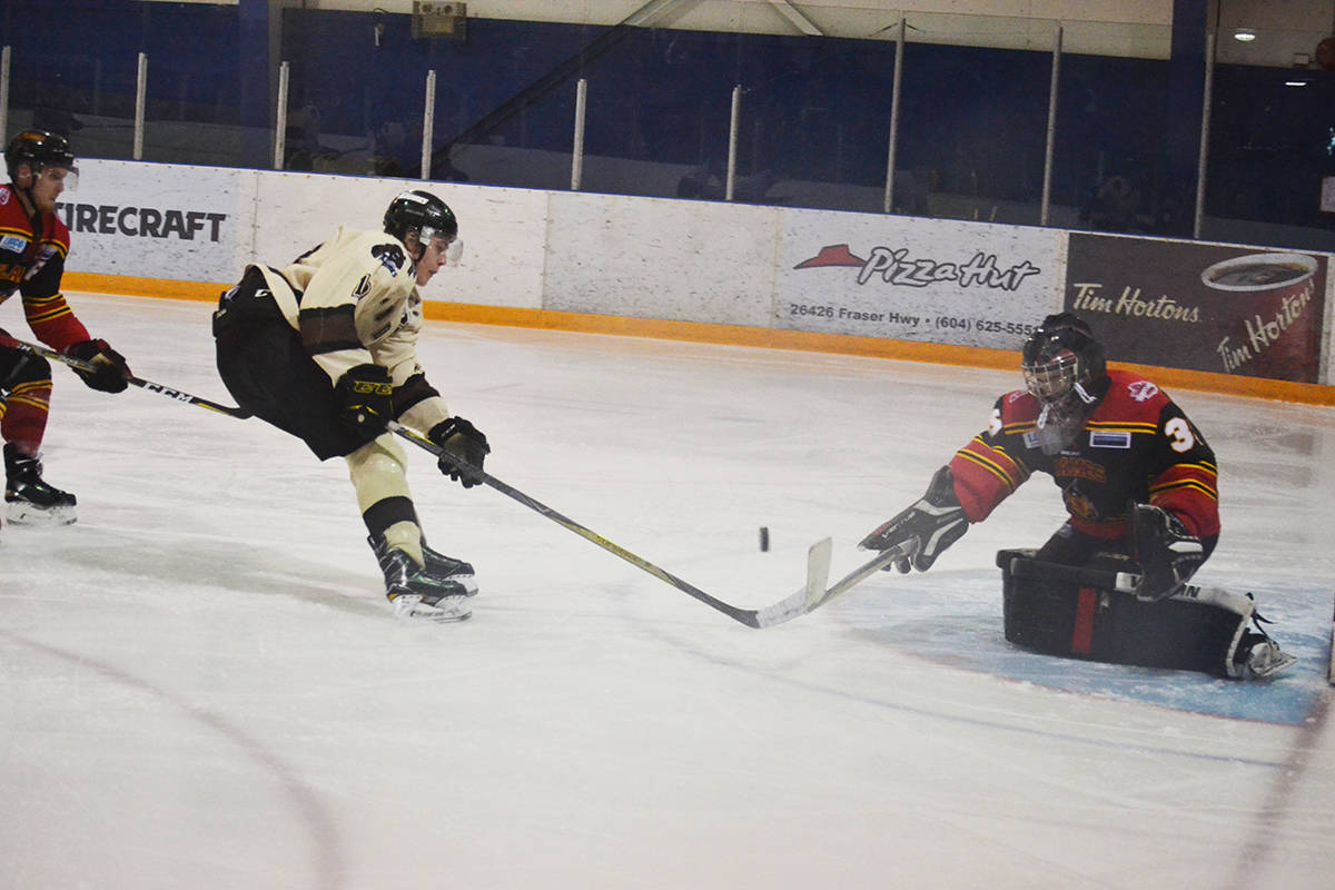 10741867_web1_180301-ALT-Kodiaks-win-game-4_10