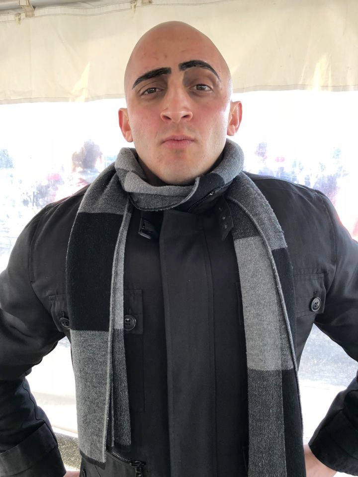 10915816_web1_Gru