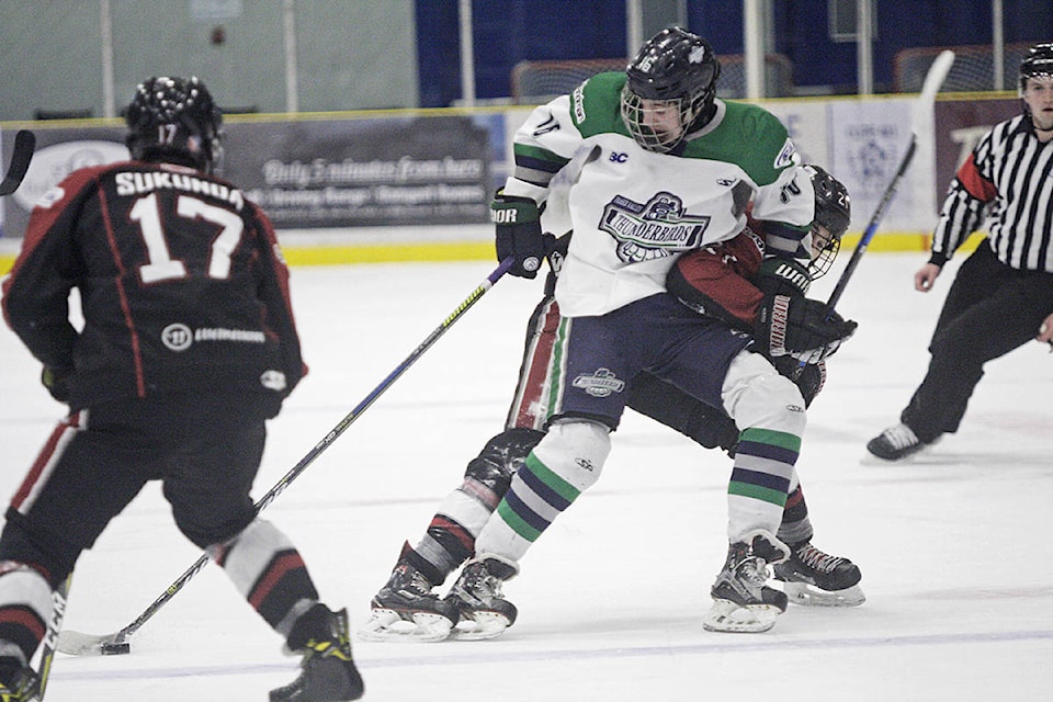 11168257_web1_180325-LAT-Tbirds-vs-Van-3