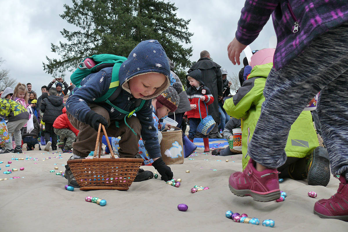 11257388_web1_180401-LAT-egg-scramble-at-fort-langley