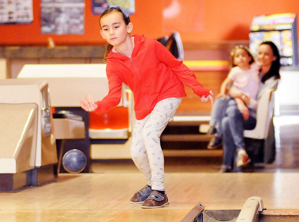 11492381_web1_180406-LAT-willowbrooklanes2