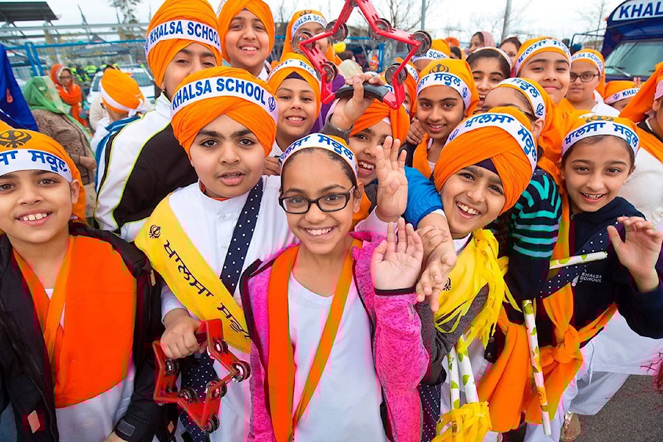 11540342_web1_TOP5180418-SNW-M-Vaisakhi2