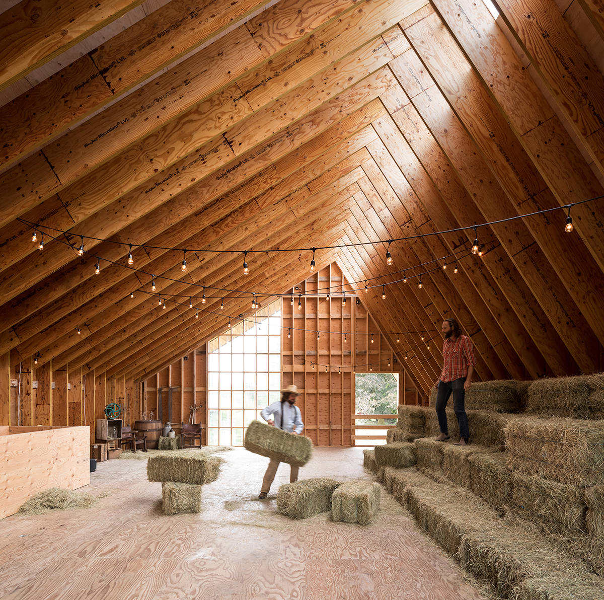 11623273_web1_180503-ALT-Unique-Barn-prizewinner_7