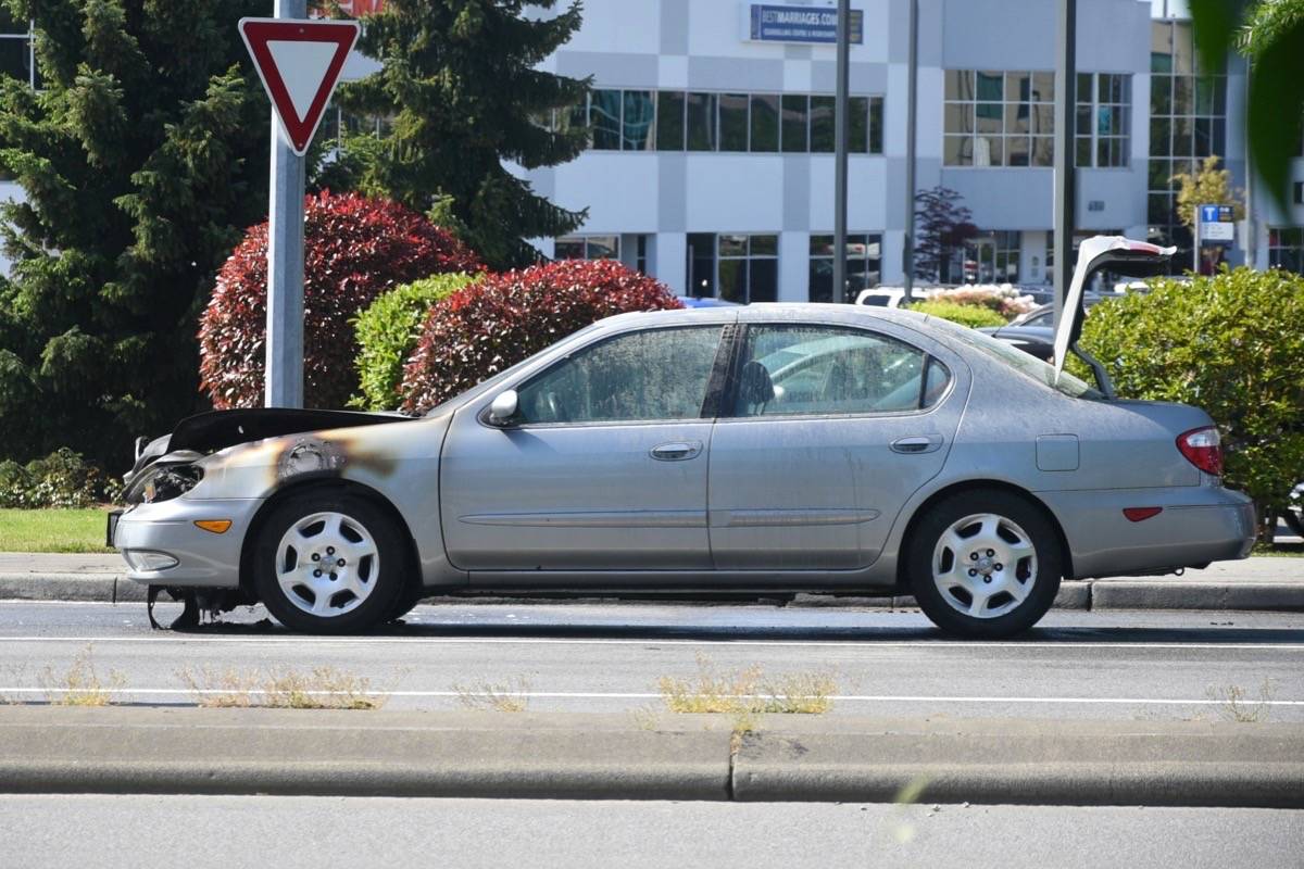 11874201_web1_180516-LAT-Car-Fire-2_2