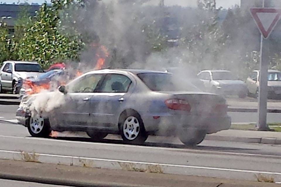 11874201_web1_copy_180516-LAT-Car-Fire_1