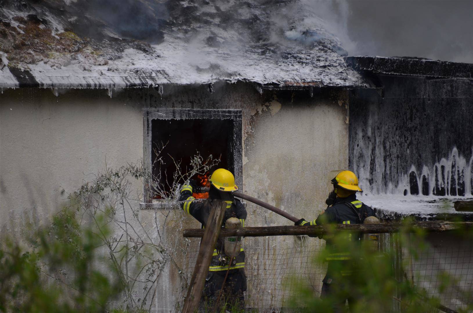 11977409_web1_180521-LAT-house-fire1