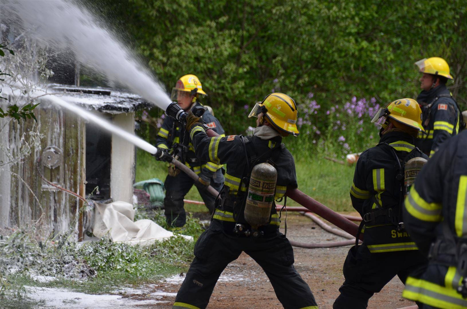 11977409_web1_180521-LAT-house-fire2
