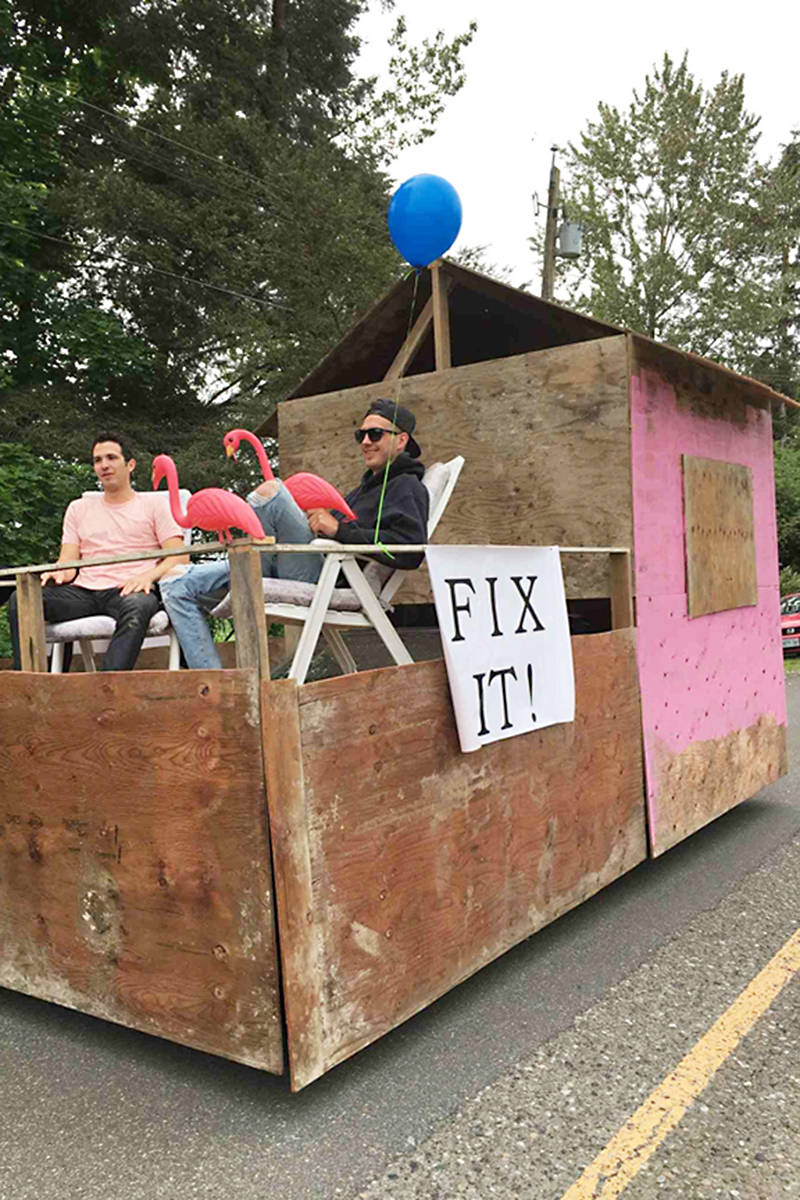 11978399_web1_180522-LAT-fix-it-float-supplied