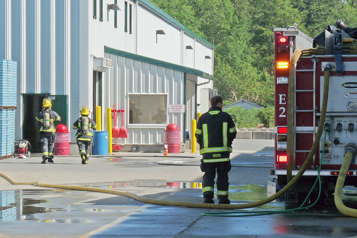 12452433_web1_copy_180624-LAT-Driediger-Farms-fire