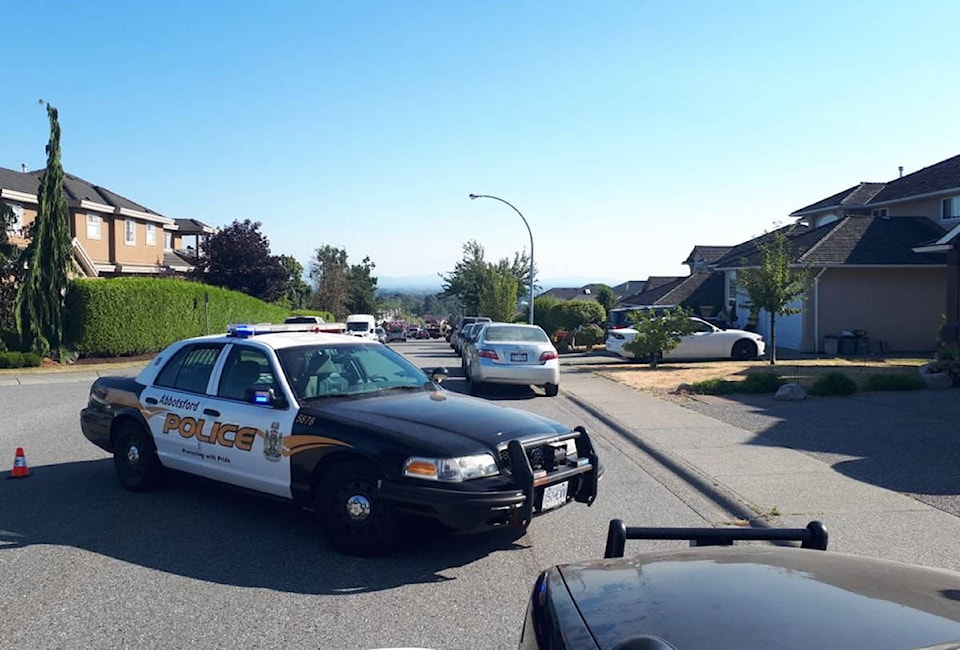 13086811_web1_Abby-police