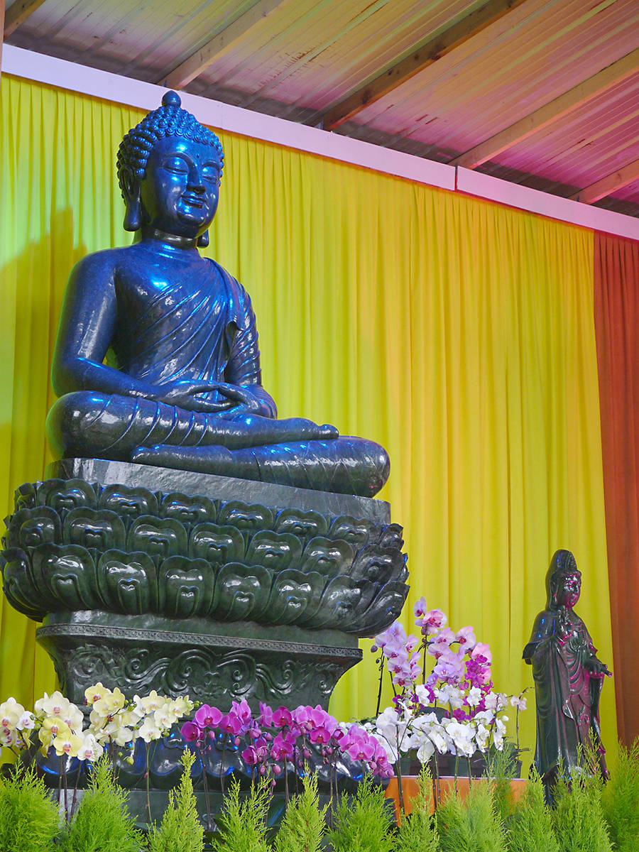 13105261_web1_180812-LAT-Buddhist-festival-statue