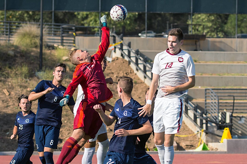 13150240_web1_180815-LAT-TWU-soccer