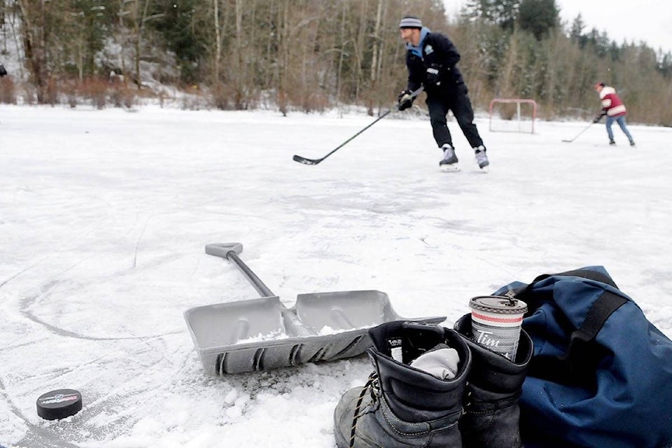 13153346_web1_180822-LAT-Pond-Hockey-Banned_1