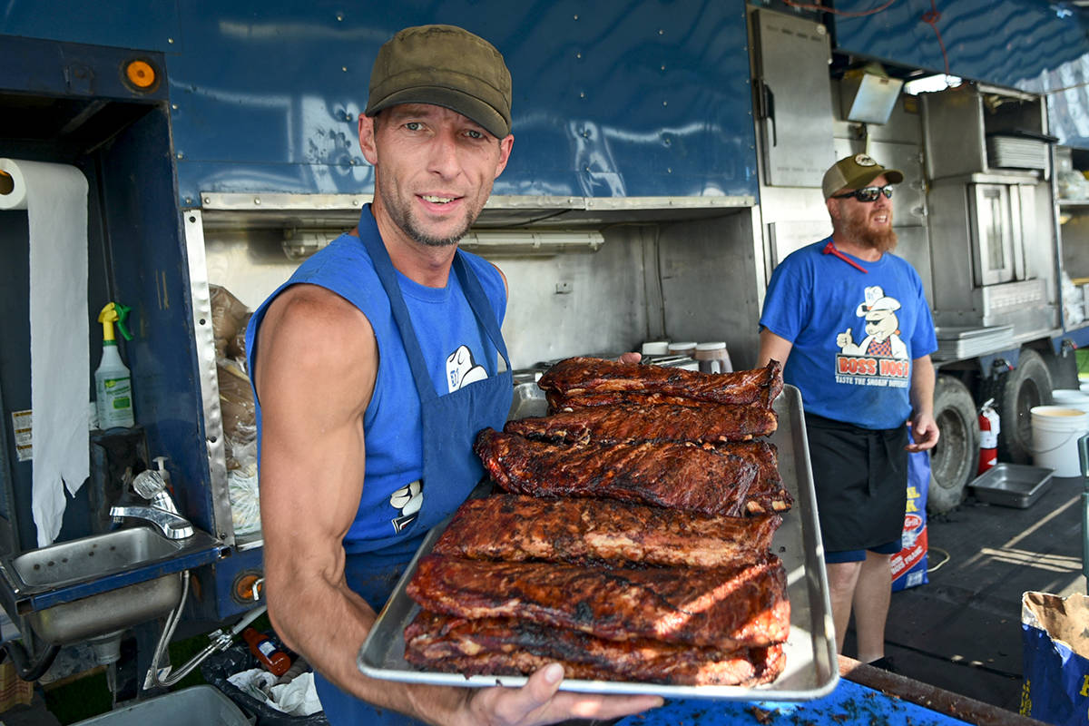 13185795_web1_180822-LAT-RibFest_2