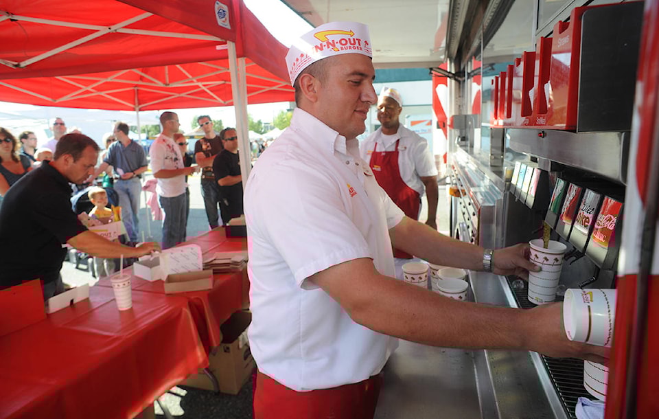 13463932_web1_CruiseIn-IN-OUT_9218