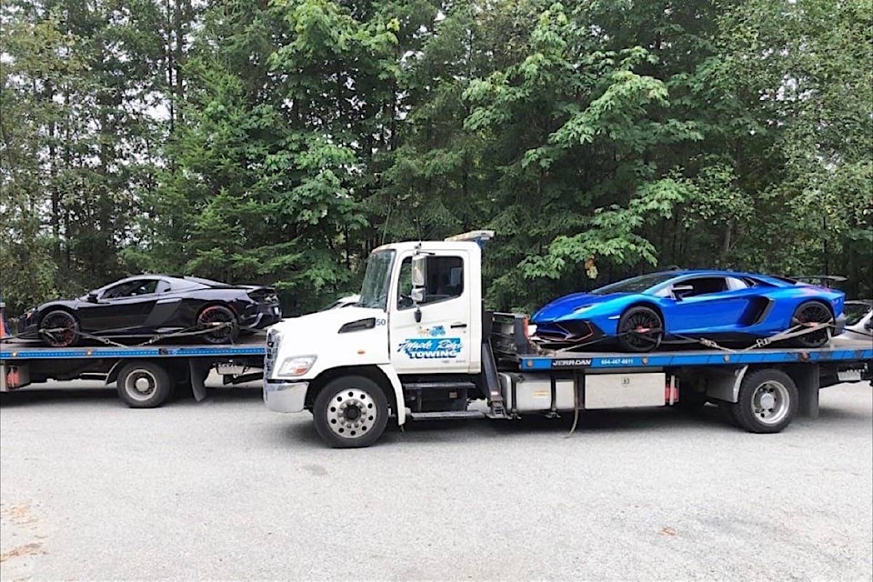 13566891_web1_20180916-BPD-Lambo-McLaren-tow-MR-aug2018-RCMP