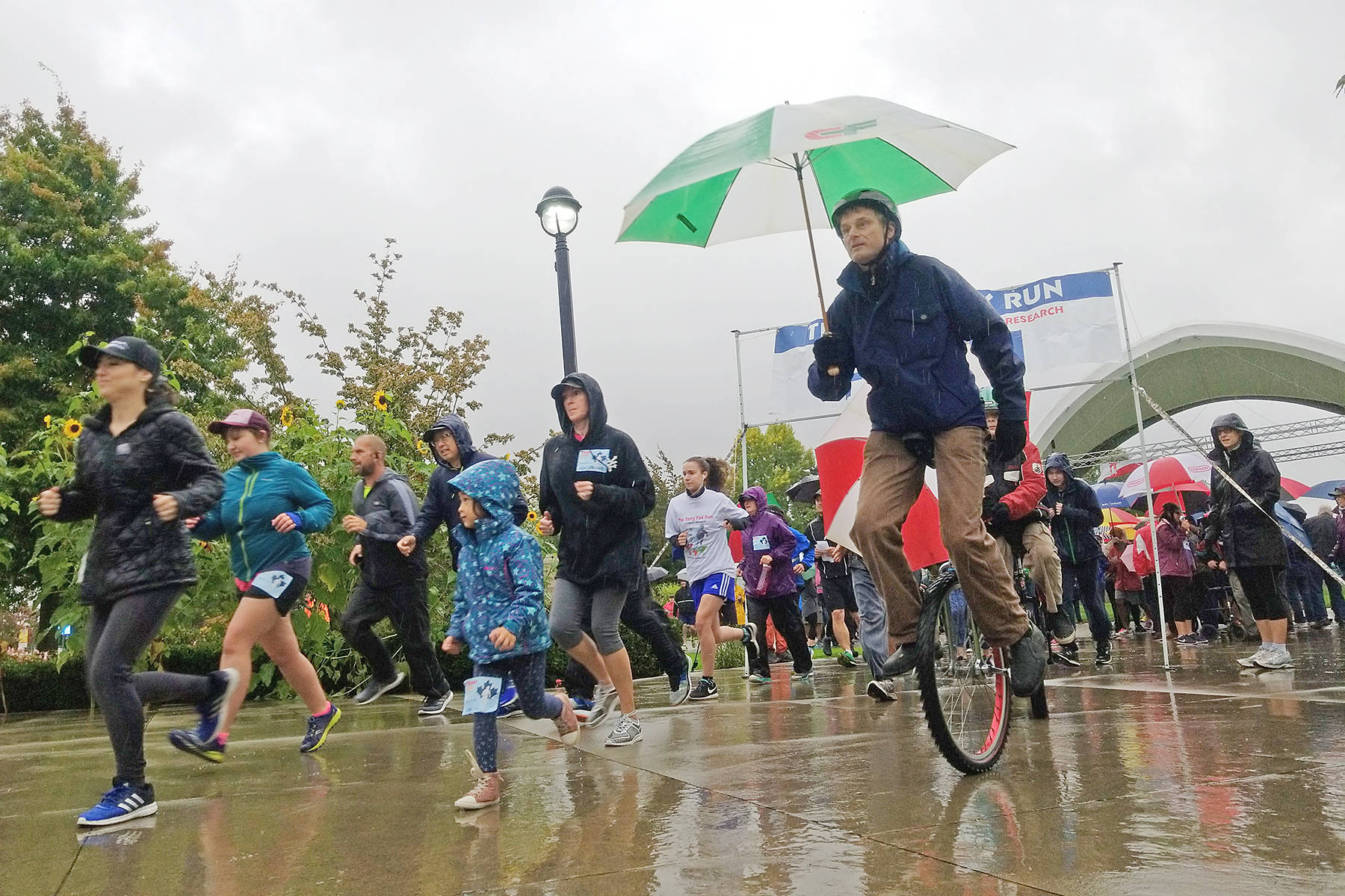 13568044_web1_180917-LAT-terry-fox-unicycle