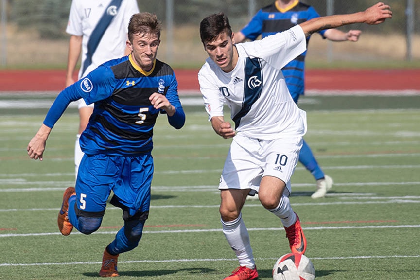 13571492_web1_180917-LAT-TWU-soccer
