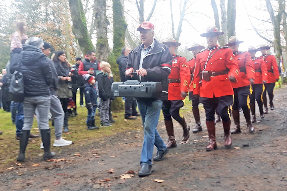 13721111_web1_copy_180917-LAT-Dave-Manson-leading-the-march