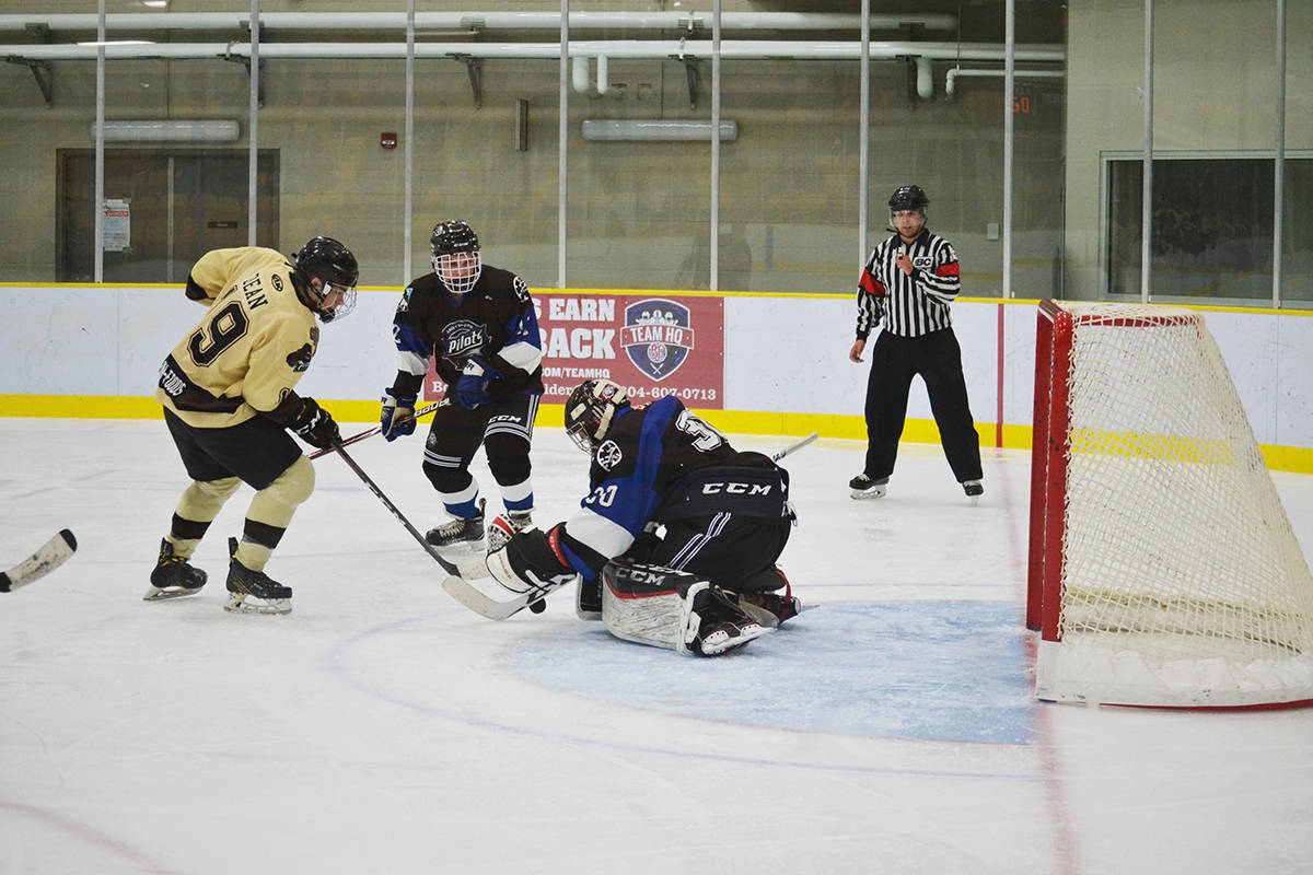 13732969_web1_181004-ALT-Kodiaks-vs-Pilots_6