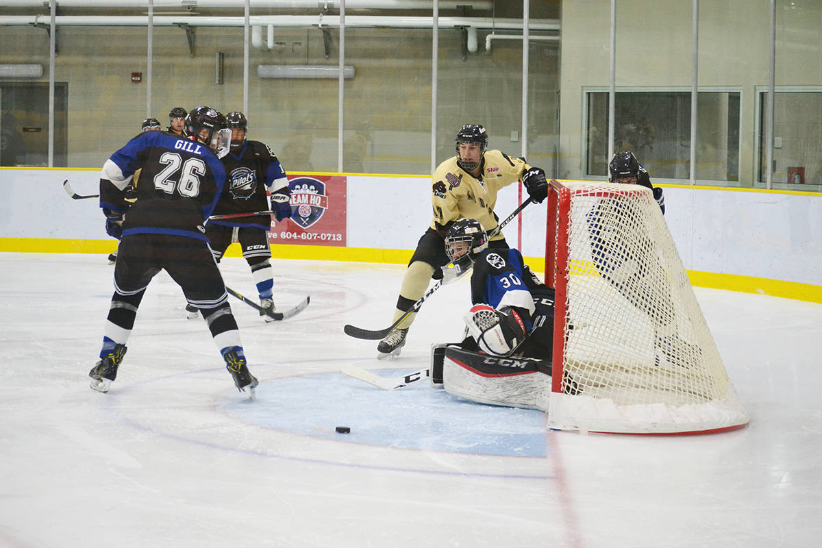 13732969_web1_181004-ALT-Kodiaks-vs-Pilots_7