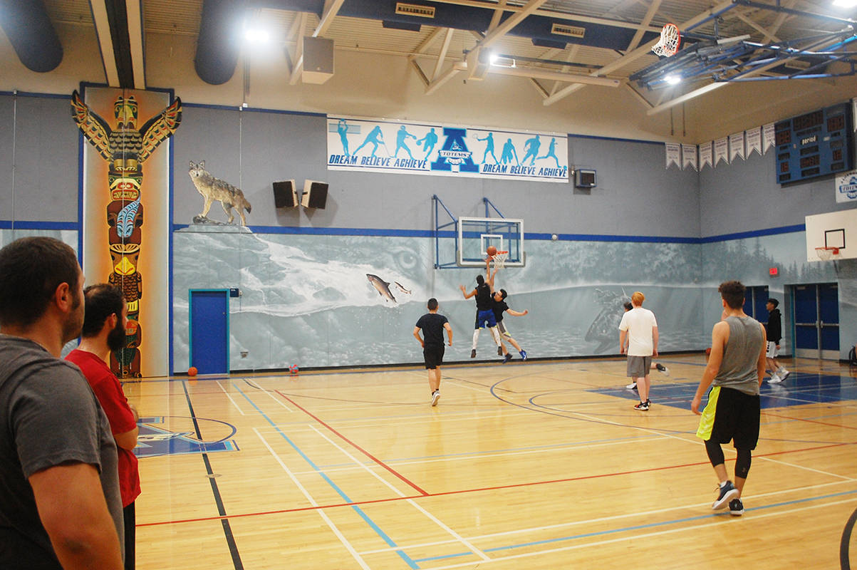 14027090_web1_181025-ALT-aldergrove-basketball-club_5