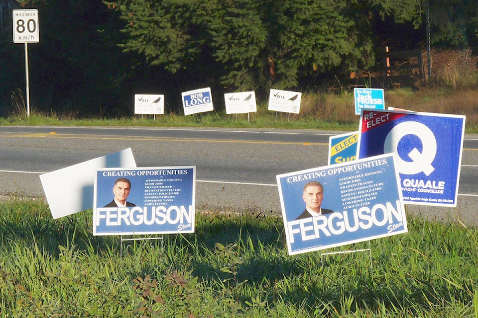 14069964_web1_copy_181022-LAT-election-signs-recycling