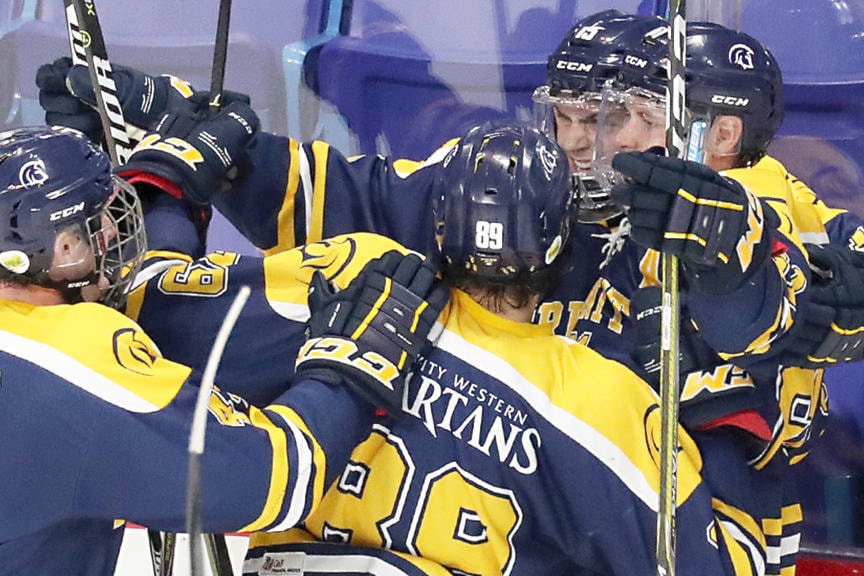 14153137_web1_181027-LAT-Spartans-win-4
