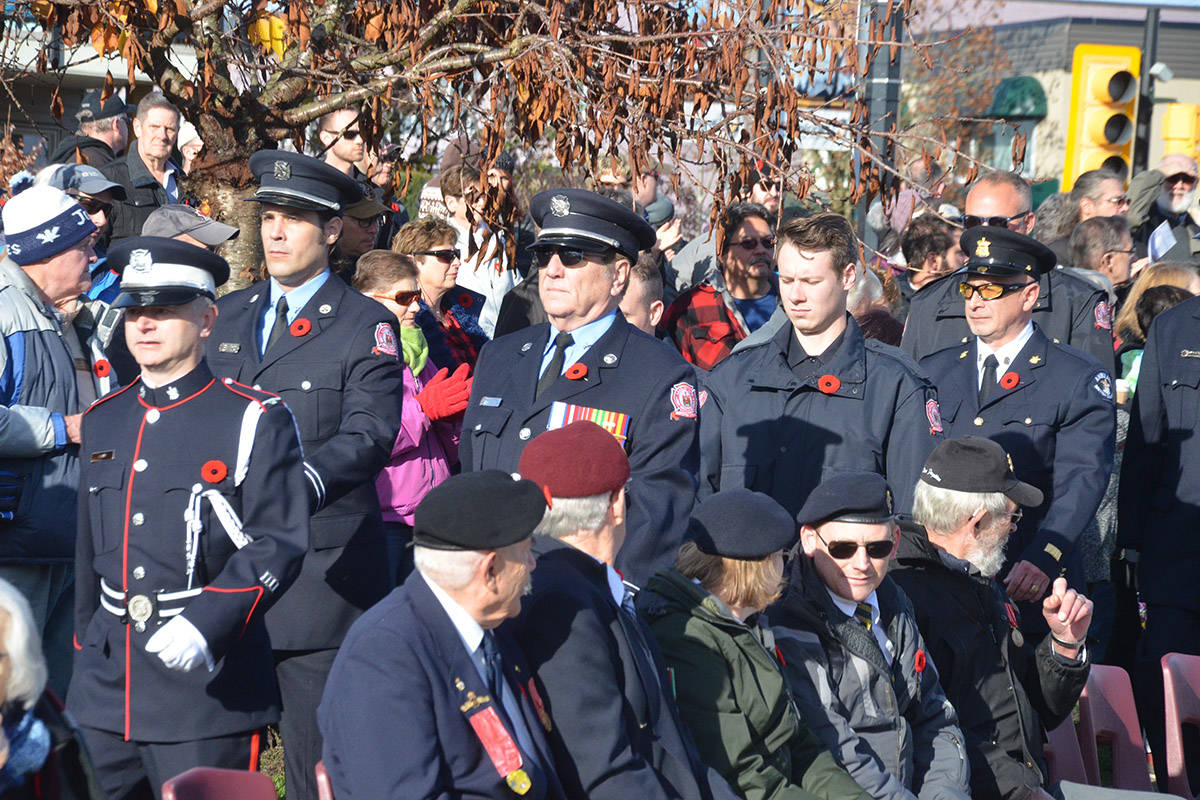 14352399_web1_181111-LAD-CityRemembrance14