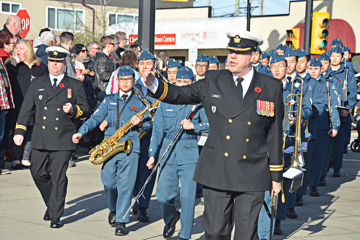 14352399_web1_181111-LAD-CityRemembrance16