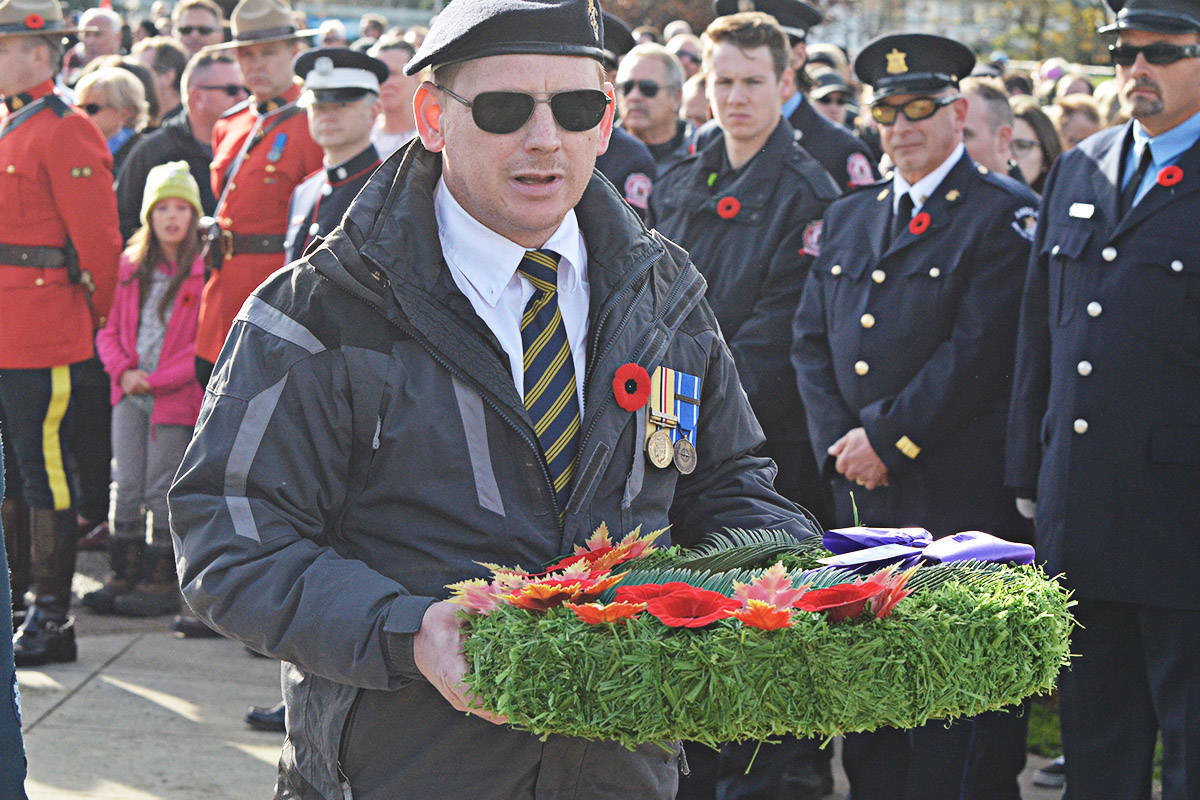 14352399_web1_181111-LAD-CityRemembrance4