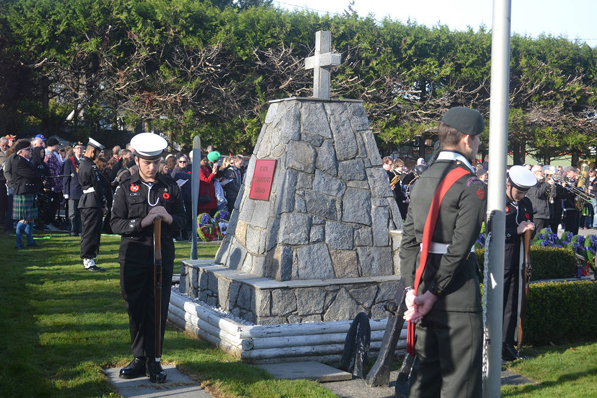 14353850_web1_181111-ALT-Remembrance-Aldergrove_4