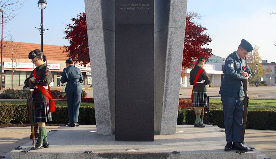 14356165_web1_51622612_cenotaph